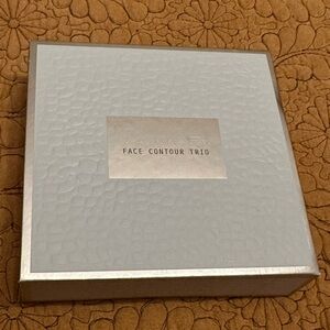 NIB TAHARI Face Contour Trio, contour, blush and highlighter